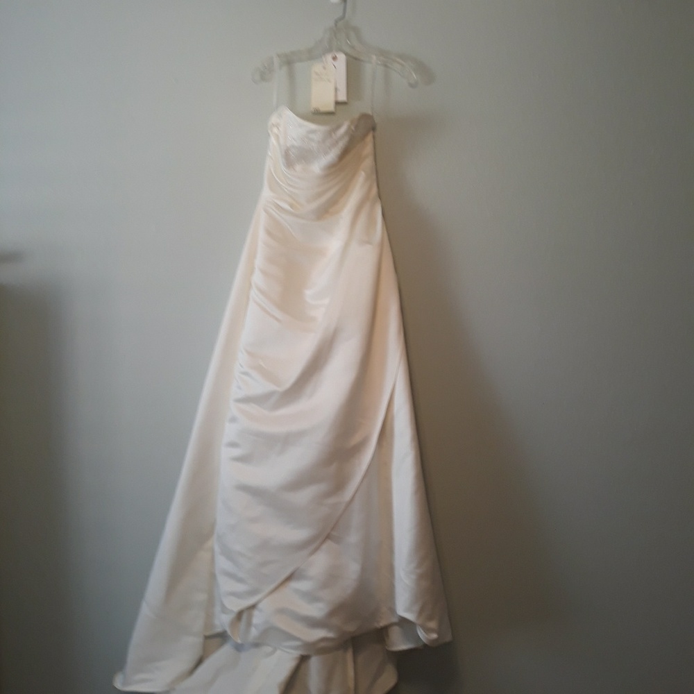 Ginnis NWT Wedding Dress Beaded Embroidered 8